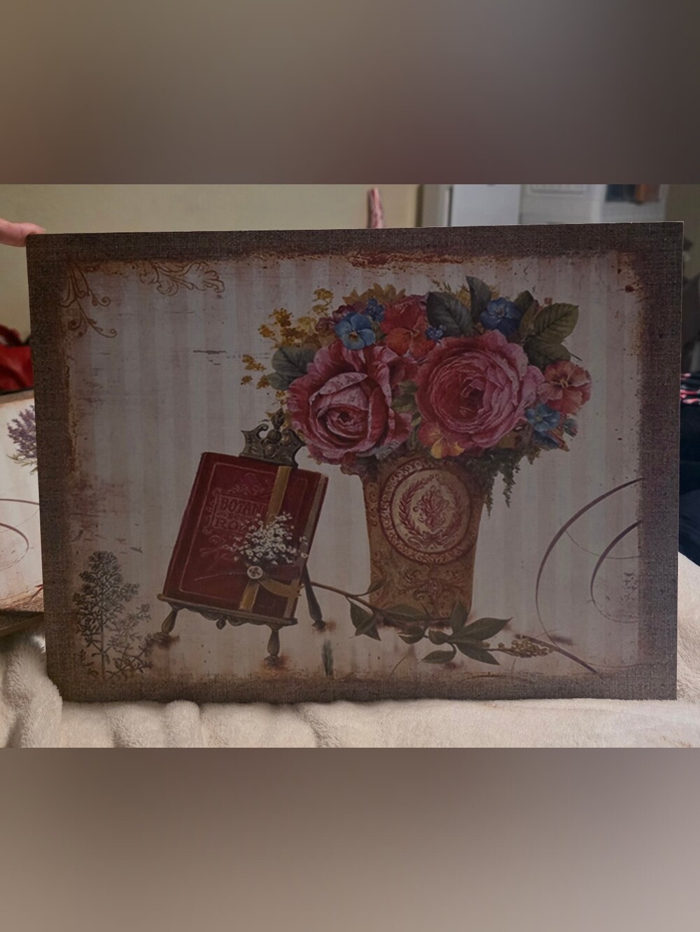 Set of 2 Vintage-Style Floral